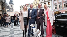 Ale� Cibulka a Michal Jagelka se vzali, za sv�dka jim �ly Jitka Je�ková a Marie...