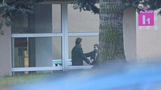 Leo� Mare� p�i náv�t�v� nemocnice u Patrika Hezuckého