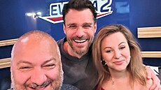 Patrik Hezucký se svými par�áky z Evropy 2, Leo�em Mare�em a Katkou �íhovou