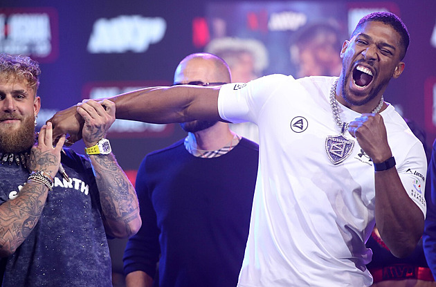 Zápas Paul vs. Joshua některé lidi nezajímá. Předem domluvená fraška, reagují