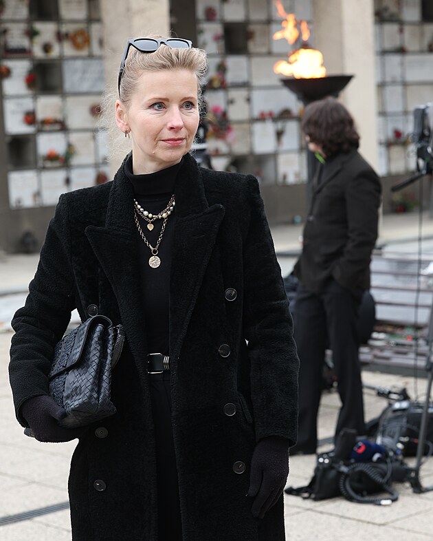 Michaela Hor��kov� na poh�bu Theodora Pi�t�ka