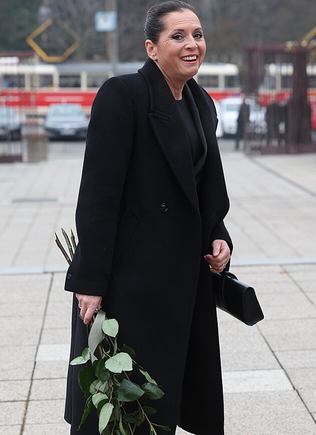 Barbora Kodetov� na poh�bu Theodora Pi�t�ka