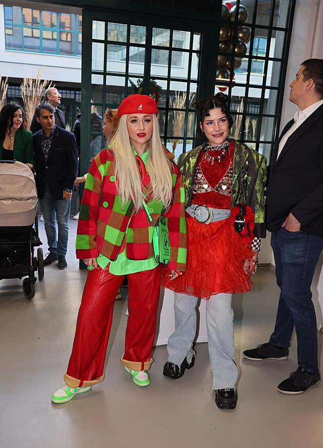 Sharlota a diana.vitikac