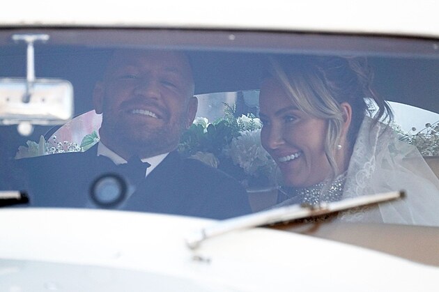 Conor McGregor se o�enil!