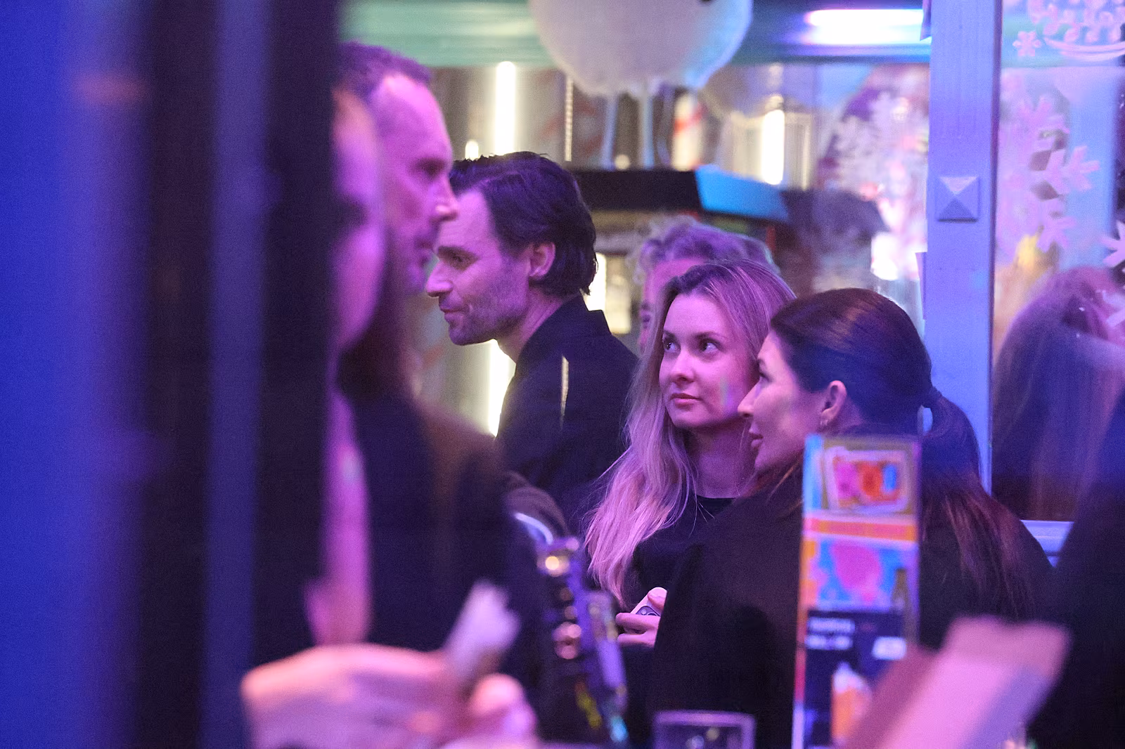 Kar v jednom z pra�sk�ch bar� na po�est Patrika Hezuck�ho