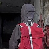 Marek Hejhal m�l na sob� tento batoh