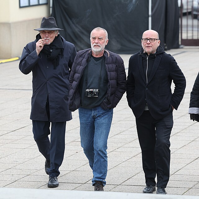 Na posledn� rozlou�en� s Teodorem Pi�t�kem p�i�el i re�is�r Jaroslav Brabec.