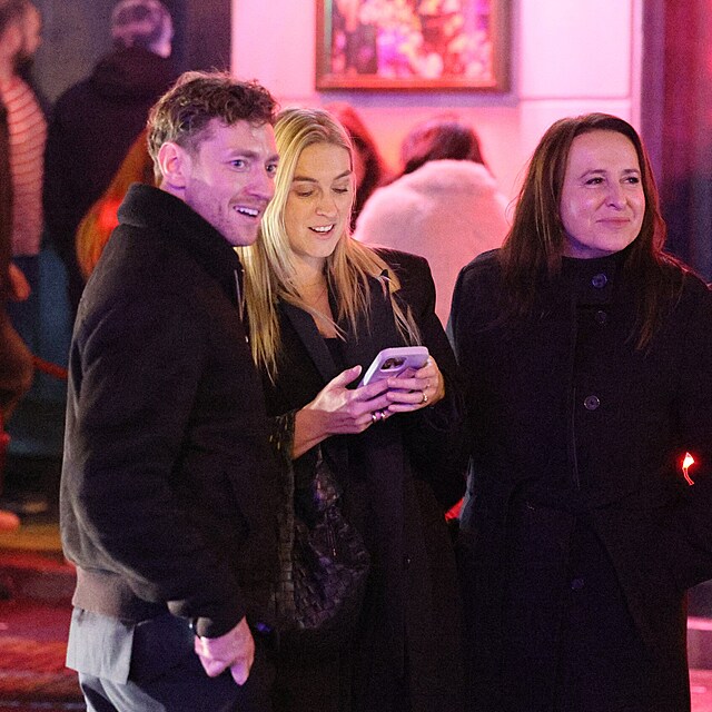 Bachelo�i, mobil a dobr� n�lada. Hejdov� a �ilhanov� se ve spole�nosti urostl�ch dvoj�at c�tily velmi dob�e.