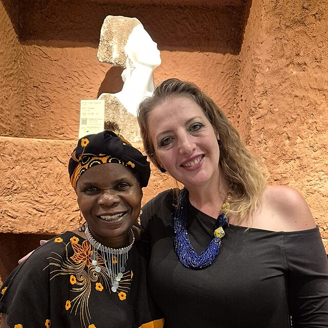 10 let s africk�m um�n�m