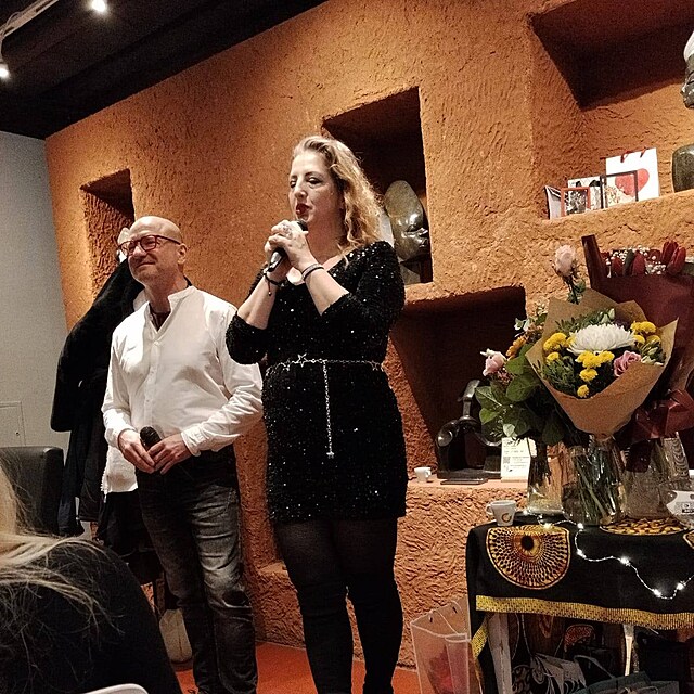 10 let s africk�m um�n�m