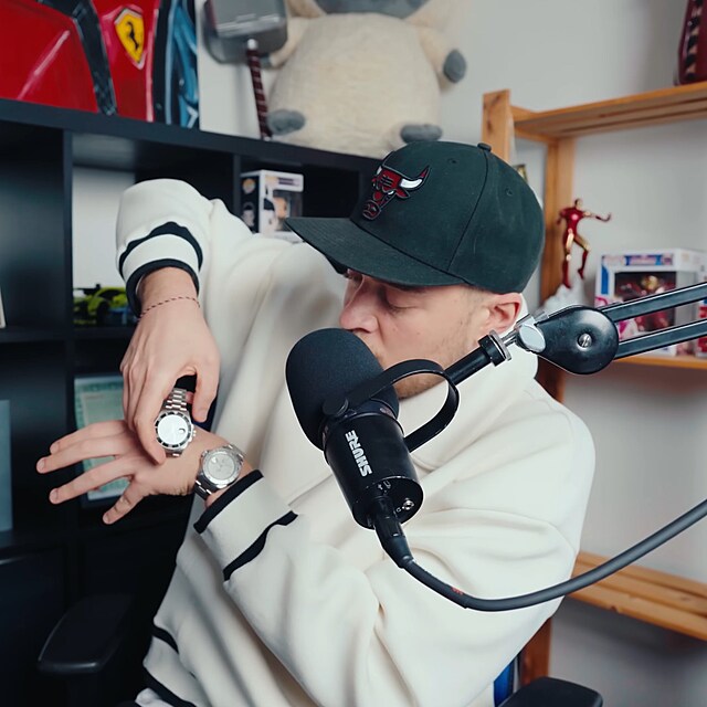 Vl��a koupil hodinky Radovana Krej���e