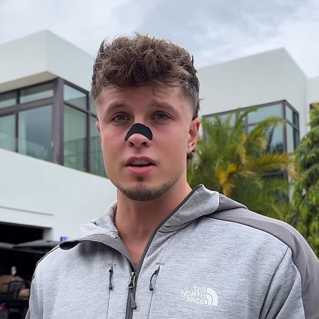 Jon Mari�nek se vrac�