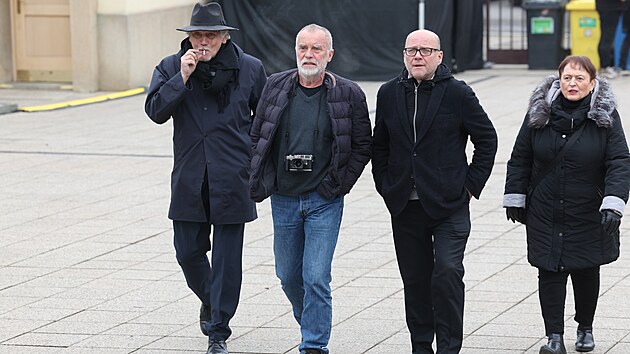 Na posledn� rozlou�en� s Teodorem Pi�t�kem p�i�el i re�is�r Jaroslav Brabec