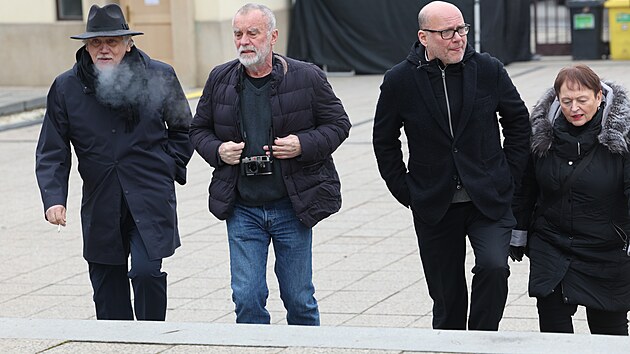 Na posledn� rozlou�en� s Teodorem Pi�t�kem p�i�el i re�is�r Jaroslav Brabec