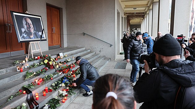 Poh�eb Patrika Hezuck�ho