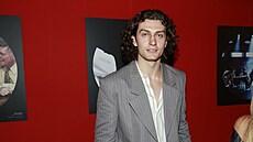 Fotografie, na které vyniká Polívk�v kontrastní styl a silný pohled. Tohle je...