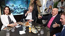 Alex Myná�ová, Milo� Zeman, Felix Slová�ek, Pavel Trávní�ek