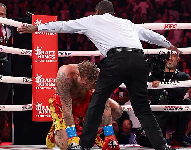 Jake Paul dostal zdravotní stopku na neurčito. Po porážce od Joshuy to rozhodli lékaři