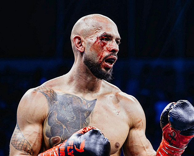 Andrew Tate ošklivě prohrál. Své fanoušky velmi zklamal, prý už by zápasit neměl