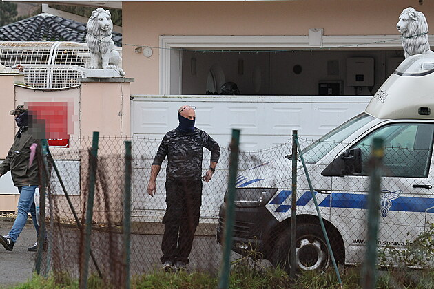 Policie zasahuje v dom� Karlose V�moly.