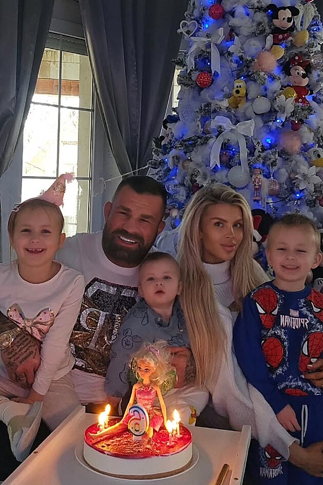 Lela Vemola a Karlos Vemola Narozeniny dcery