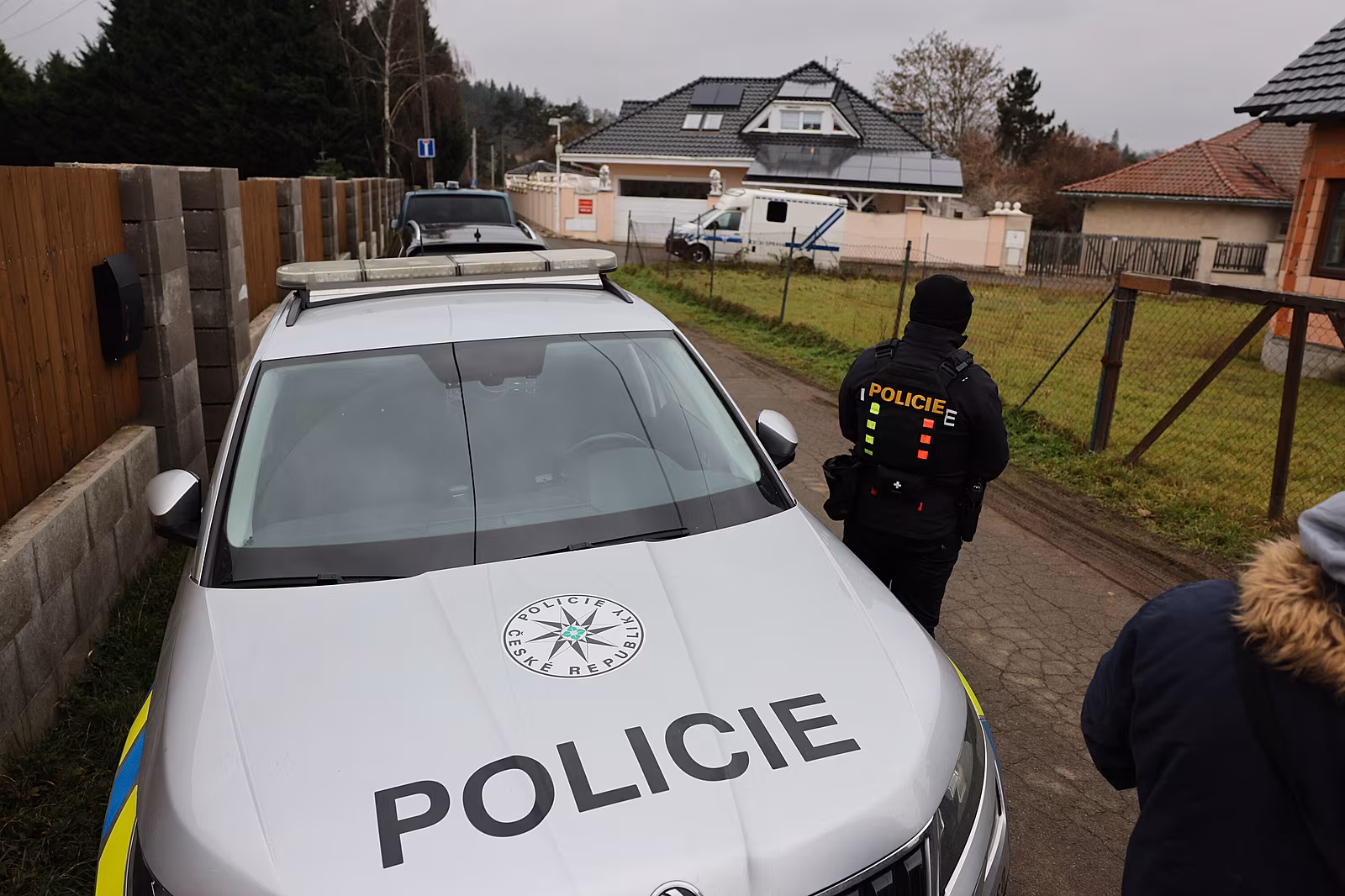 Policie zasahuje v dom� Karlose V�moly.