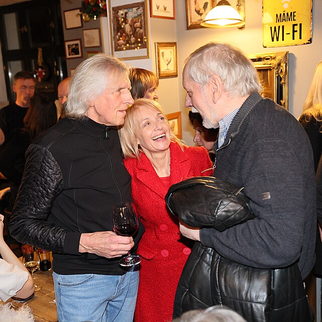 Veronika �ilkov� s re�is�rem Zelenkou a p��telem Ivanem Huba�em.