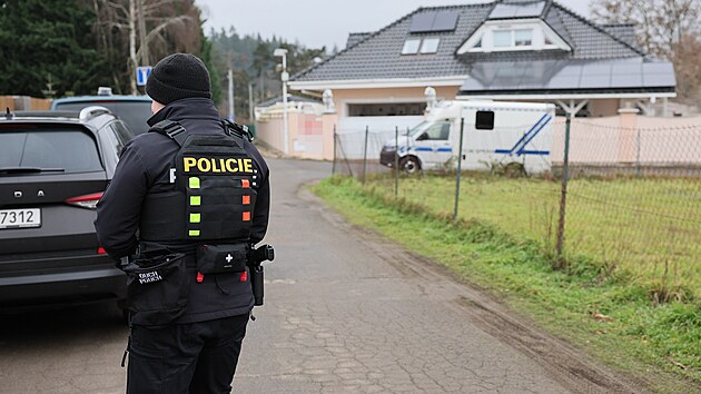 Policie zasahuje v dom� Karlose V�moly.
