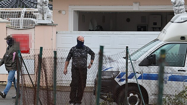 Policie zasahuje v dom� Karlose V�moly.