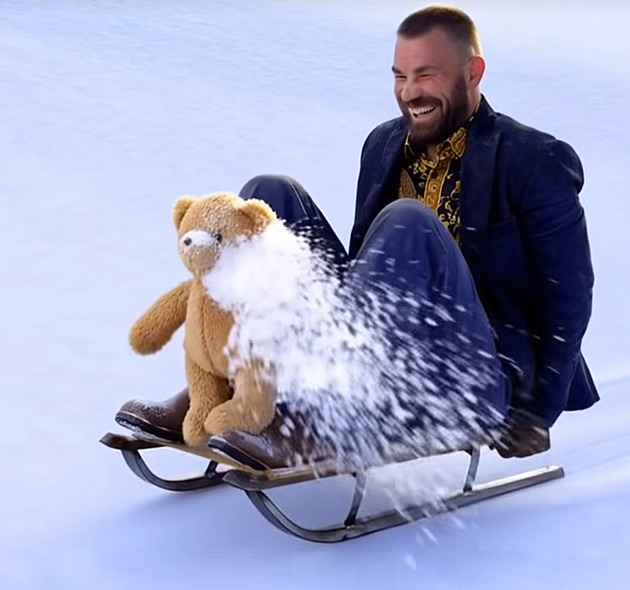 Z Vémoly si lidé dělají legraci skrze AI. Vytvářejí videa o drogách a jeho zatčení