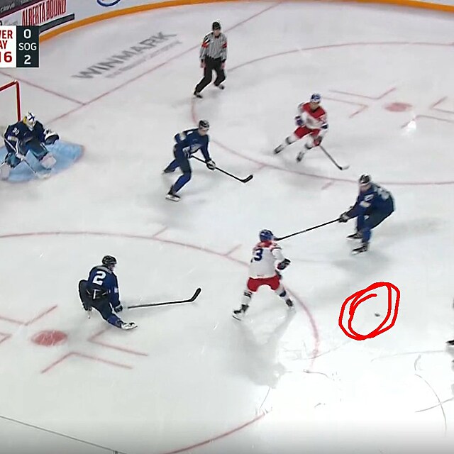 Poloha puku ve chv�li, kdy Robert Z�ruba k�i�el g�l.