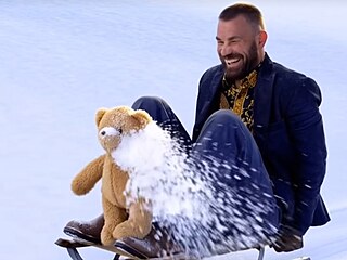 Karlos V�mola ter�em AI posm�chu