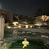 Ta��na Kucha�ov� si u��v� mrazy po sv�m.