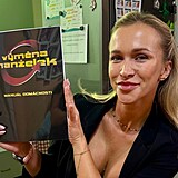 Nela Slov�kov� ve v�m�n� man�elek.