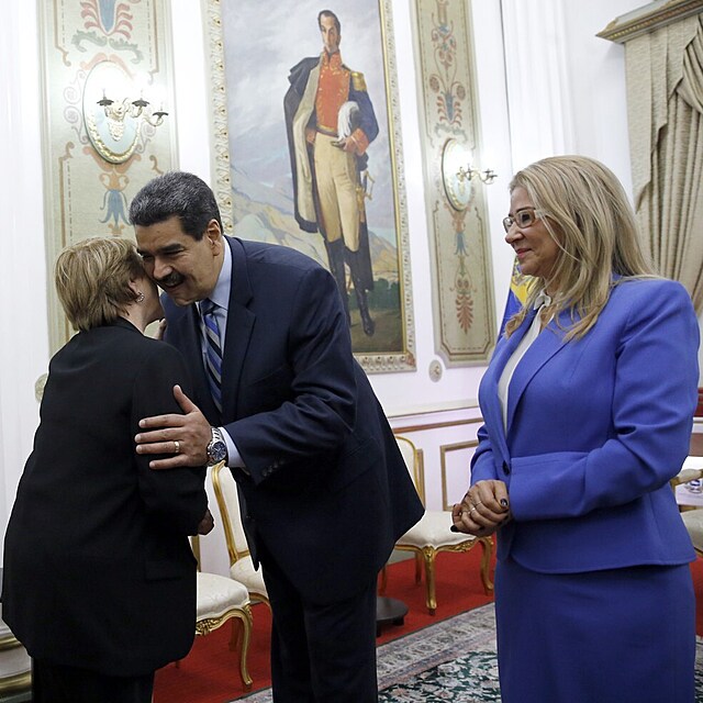 Nicol�s Maduro a Cilia Floresov�