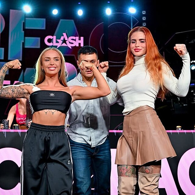 Dominika Hor�kov� s Terezou Osladilovou na �vodn� tiskov� konferenci Clash 15 v Duplexu.