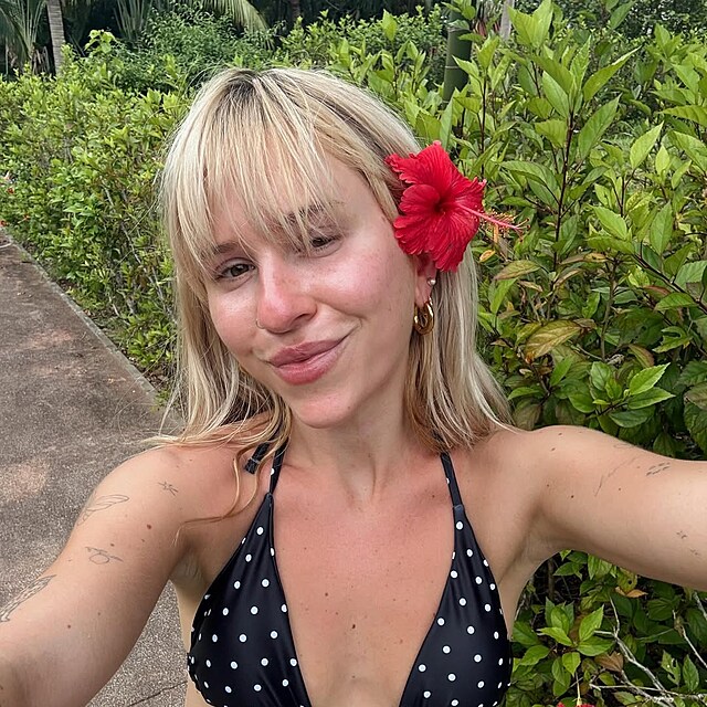 Mariana Pracha�ov� si u��v� na Seychel�ch.