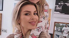 Lela Vémola s d�tmi