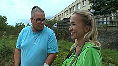 Nela Slováková ve vým�n� man�elek.