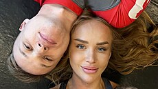 Dominika Horáková s Erikem Kutilem zamilované selfie z posilovny.