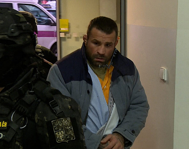 Ke všemu se vyjádřím na Herohero, říká Vémola po propuštění z vazby