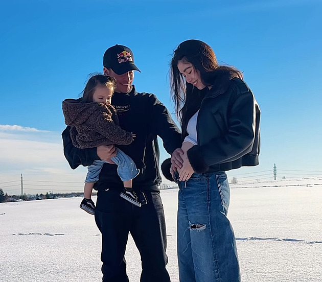 Maxim Habanec a Naomi Adachi čekají druhé dítě. Lidé se ale ptají, zda spolu vydrží