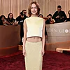 Golden Globes 2026: Emma Stone v Louis Vuitton rozdělila názory na proporce