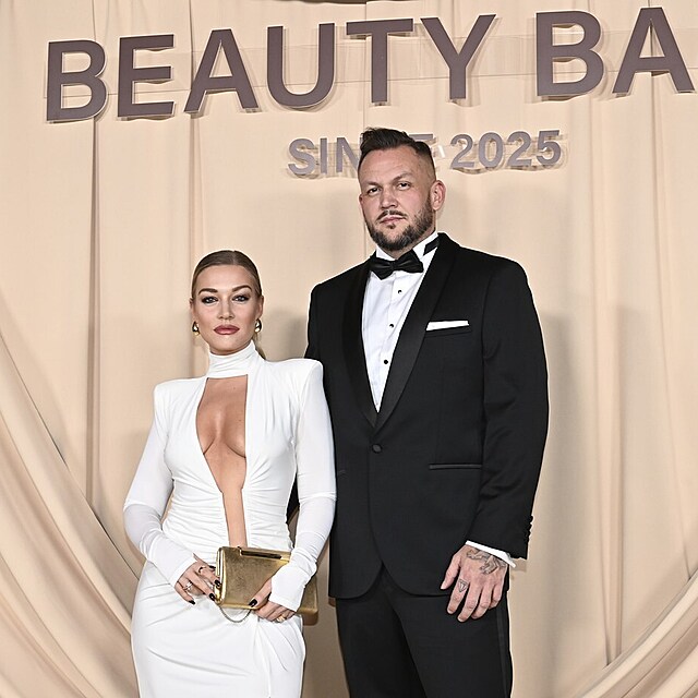 Dominika Myslivcov� s nov�m p��telem