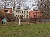 Vstup do Mate�ské �koly Máj v Ji�ín�. Rodi�e si st�ují na fungování �kolky i...