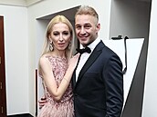 Sámer Issa s partnerkou na plese