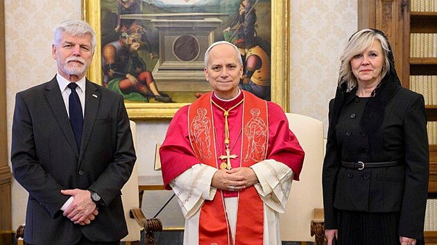Prezident Petr Pavel s první dámou Evou Pavlovou na audienci u pape�e Lva XIV.