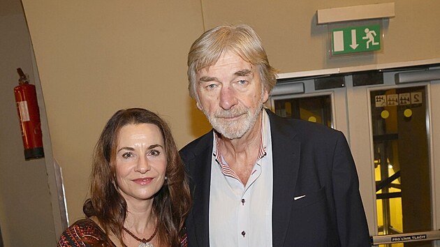 Vladimír Kratina vyvvedl novou partnerku.