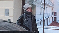 Ví LInda o tom, �e do jejího bytu chodí nová �ena Davida Pracha�e?