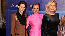 Ema Klangová Businská Erika Starková a Helena Vondrá�ková.